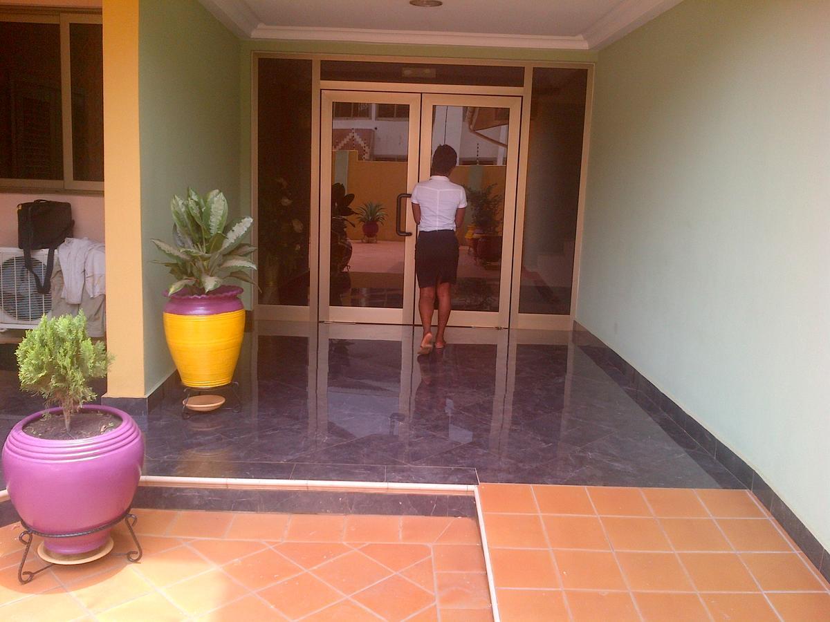 Ruby Kay Hotel Ogbodjo Exterior photo